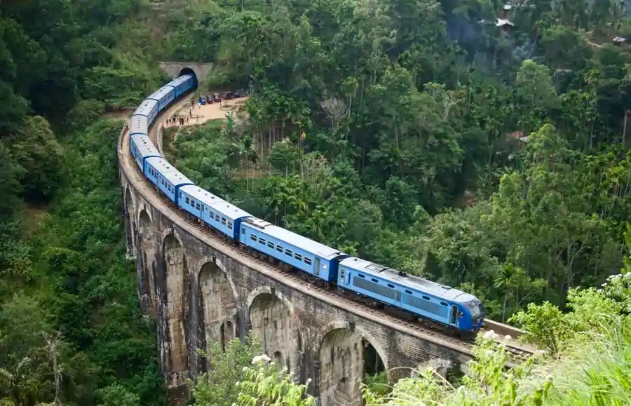 9 arch bridge train